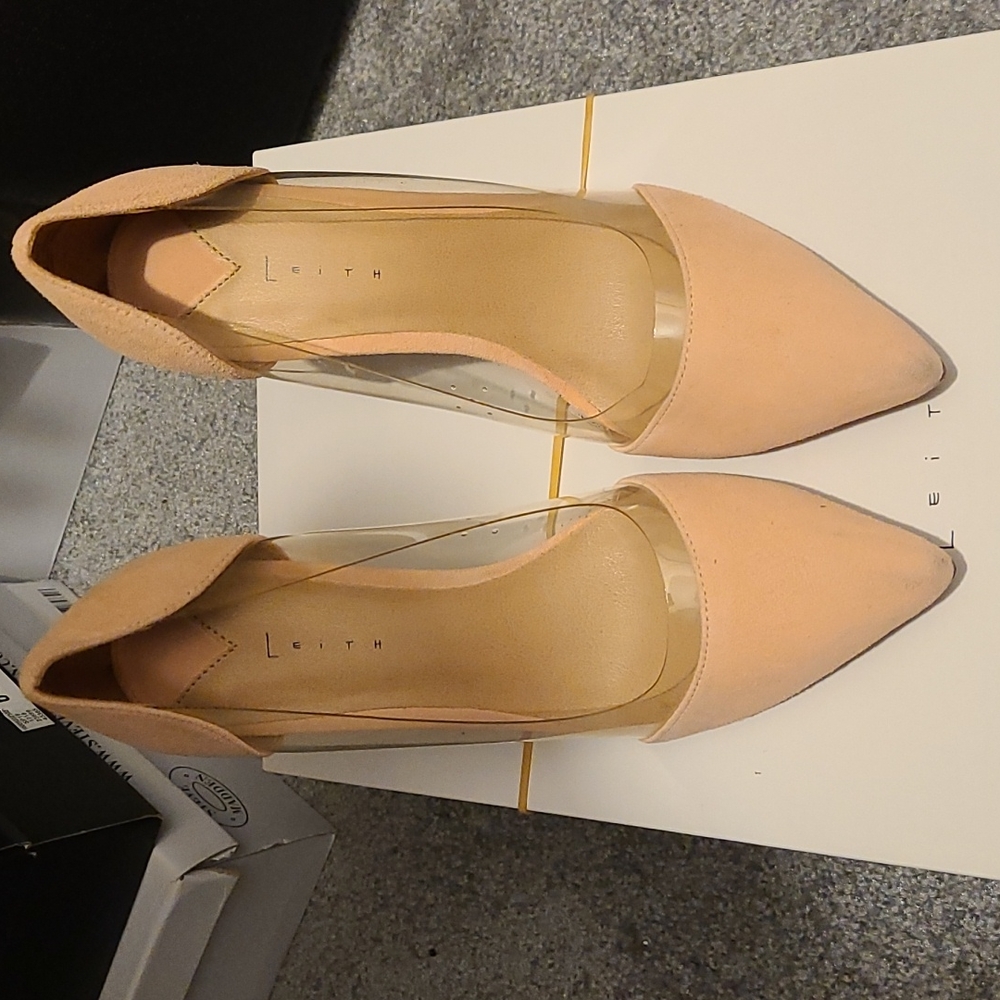Suede pumps